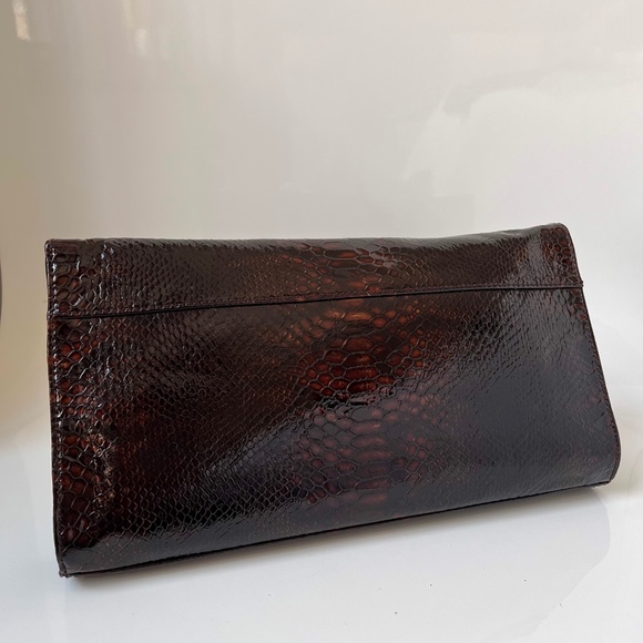 $210 NWOT ADRIENNE VITTADINI Patent Leather Large Clutch Python Brown Gold - Picture 12 of 13